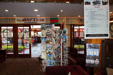 Tradewinds Airport 2*