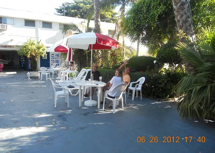 Tradewinds Airport Hotel