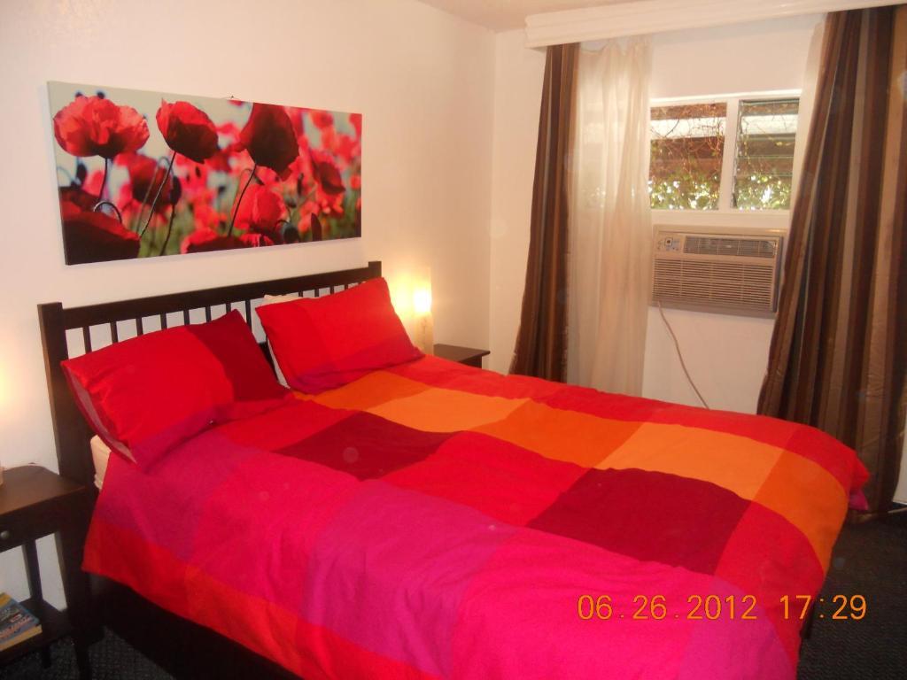Tradewinds Airport Motel 2*